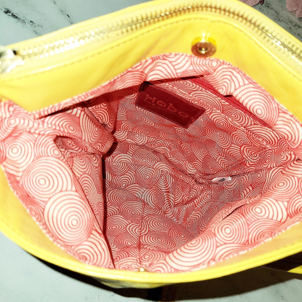 HOBO The Original Vintage Lemon Yellow Leather Bucket Crossbody/Shoulder Bag - Picture 3 of 11
